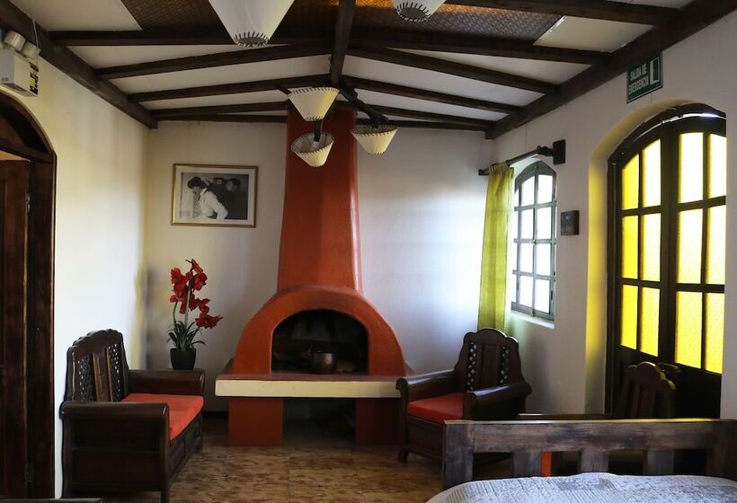 هتل Hacienda Turística Las Manolas