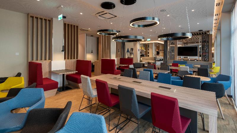 Отель Holiday Inn Express   Offenbach, An Ihg
