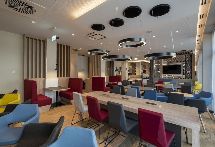 Отель Holiday Inn Express   Offenbach, An Ihg