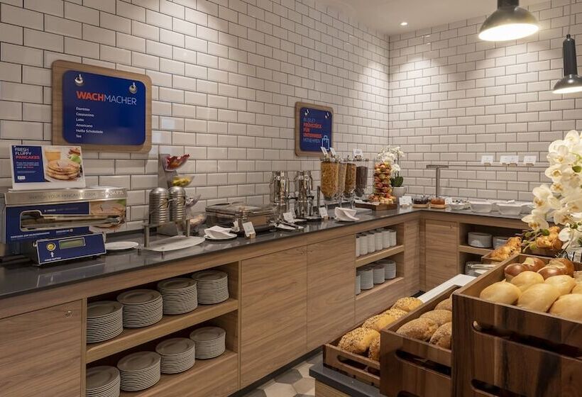 Отель Holiday Inn Express   Offenbach, An Ihg