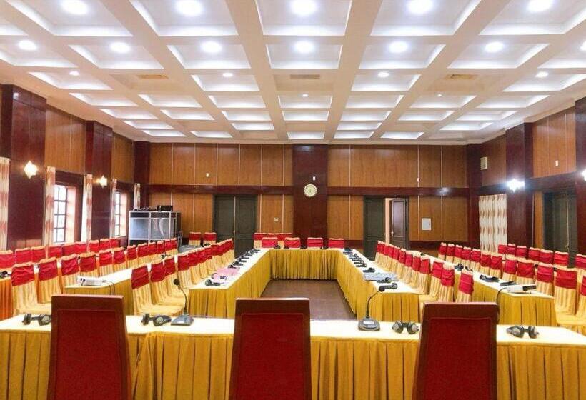 Hon Ngu Hotel Cua Lo Beach