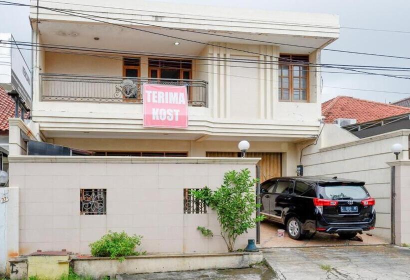 هتل Koolkost Near Kawasan Simpang Lima Semarang