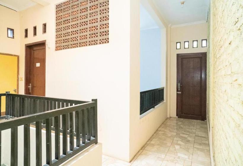 酒店 Koolkost Syariah Near Villa Nusa Indah