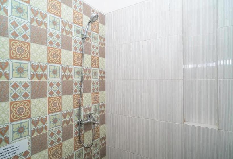 Отель Koolkost Syariah @ Jl Danau Maninjau Benhil