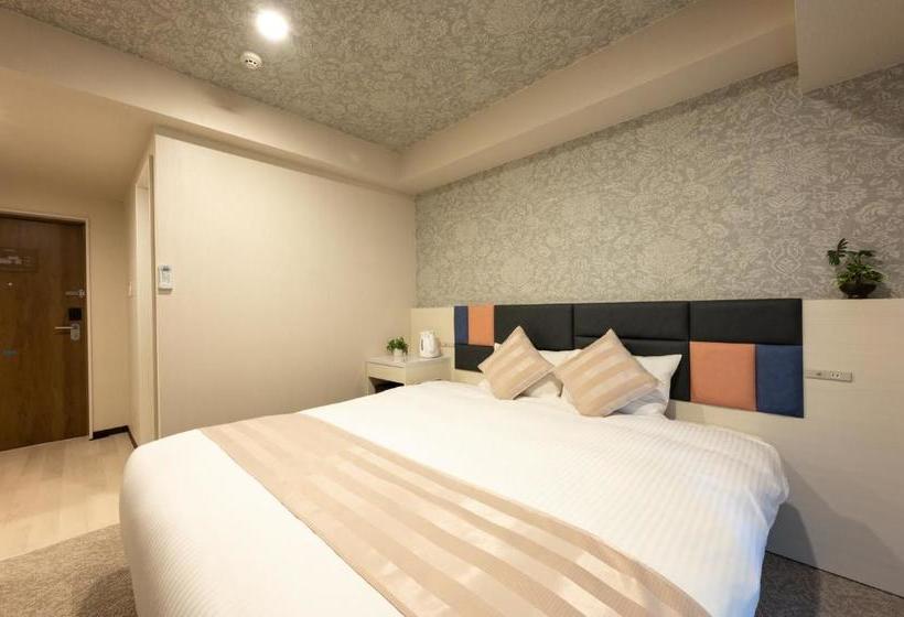 فندق Naha Crystal