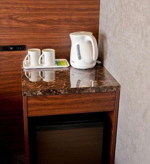 فندق Naha Crystal