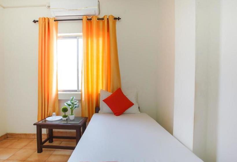 Отель Oyo 38562 Delma Residency