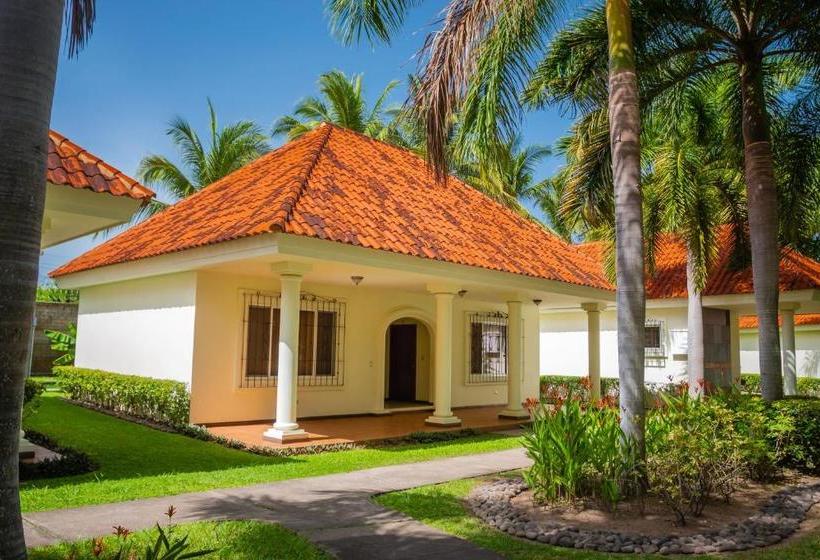 Pato Canales Hotel & Resort