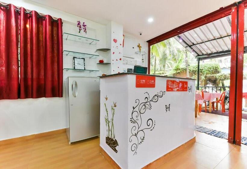 ホテル O Route Near Calangute Beach