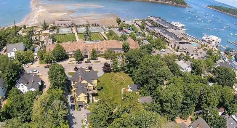 Отель Sand Bar Cottage Inn