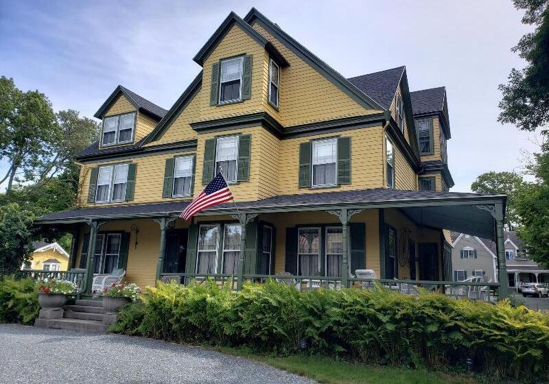 Отель Sand Bar Cottage Inn