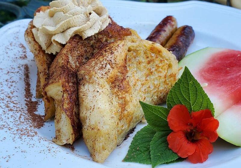 Отель Sand Bar Cottage Inn