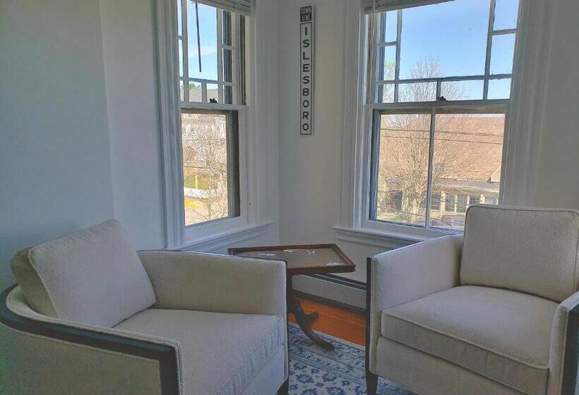 Отель Sand Bar Cottage Inn