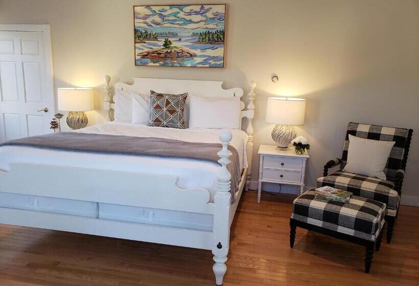 Отель Sand Bar Cottage Inn