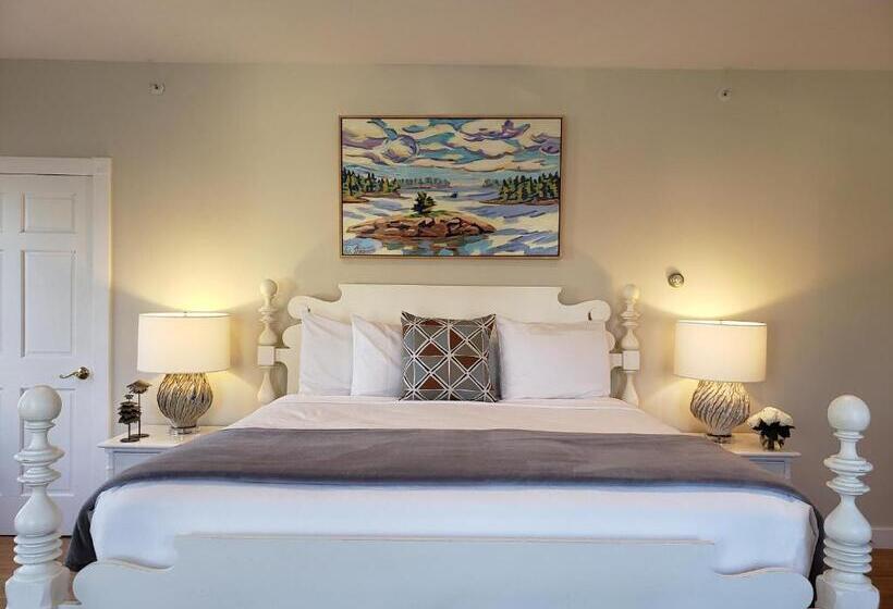 Отель Sand Bar Cottage Inn