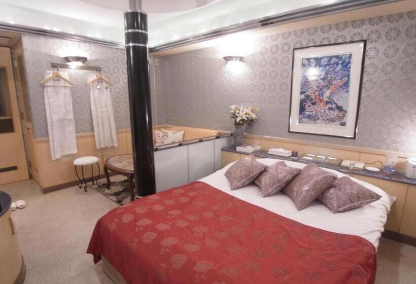 هتل Vino Adult Only