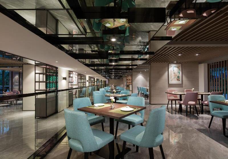 Отель Wingate By Wyndham Xishuangbanna