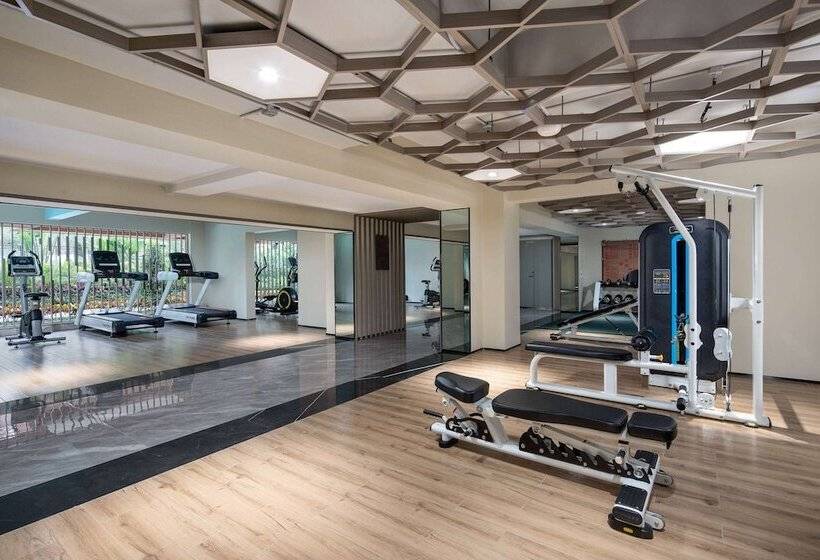 Отель Wingate By Wyndham Xishuangbanna