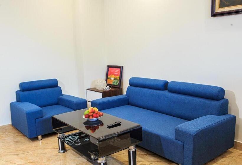 Paloma Hotel & Apartment