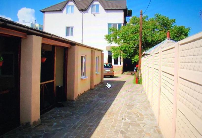 Pensió горького 93