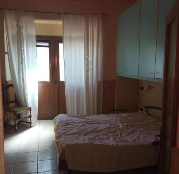 פנסיון Casa Garage