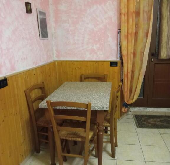 פנסיון Casa Garage