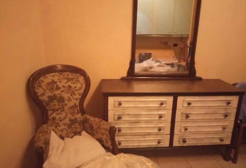 פנסיון Casa Garage