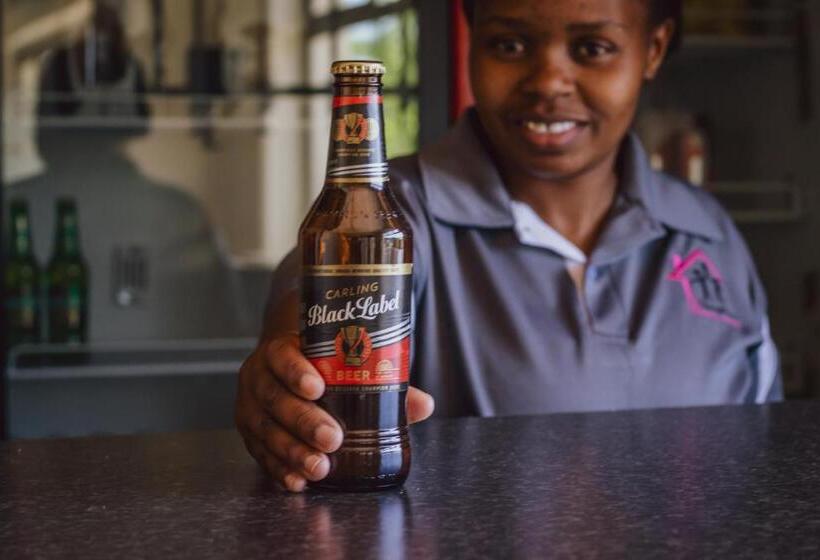 ペンション The Daughters Guest House