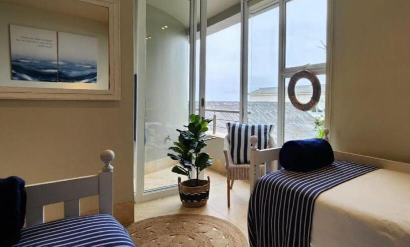 بنسيون Waves Of Grace Seafront Villa