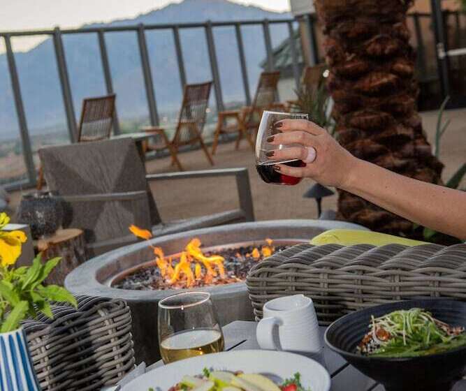 渡假胜地 Azure Palm Hot Springs