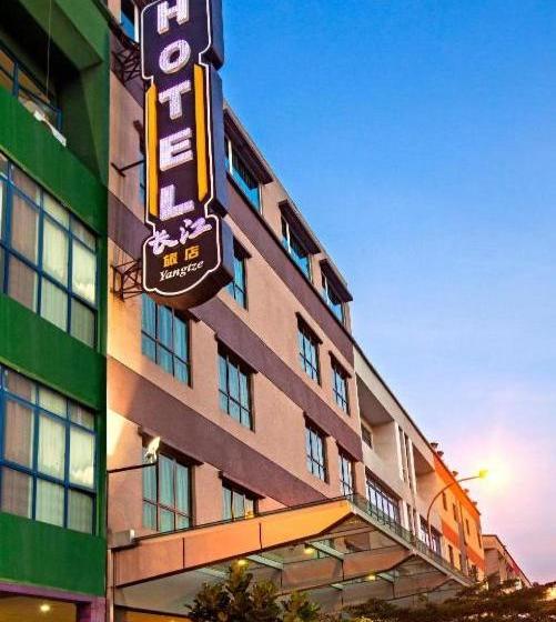 Yangtze Hotel 长江酒店