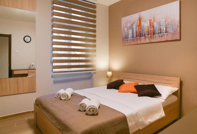 هاستل Centar Lux 2