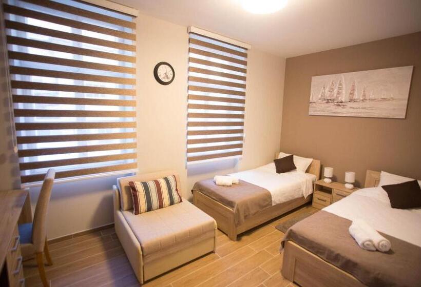 هاستل Centar Lux 2