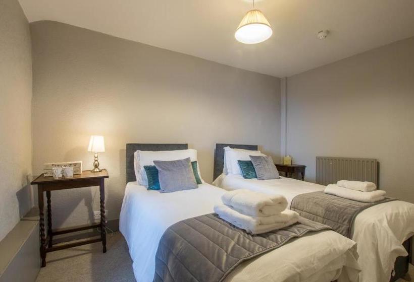 호스텔 The Church House