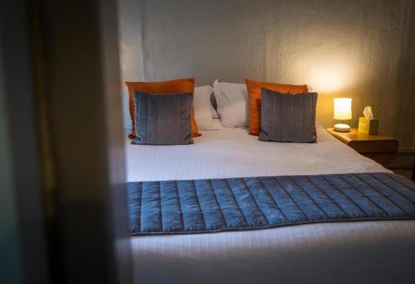 호스텔 The Church House