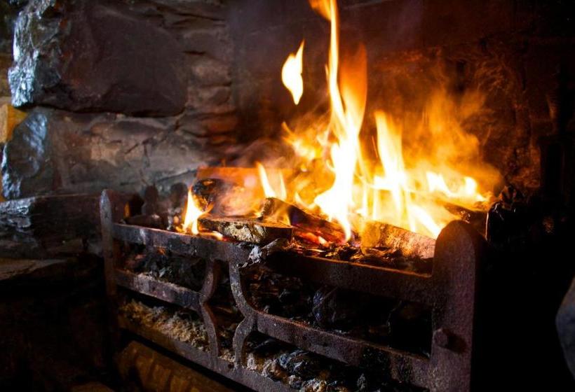 호스텔 The Church House