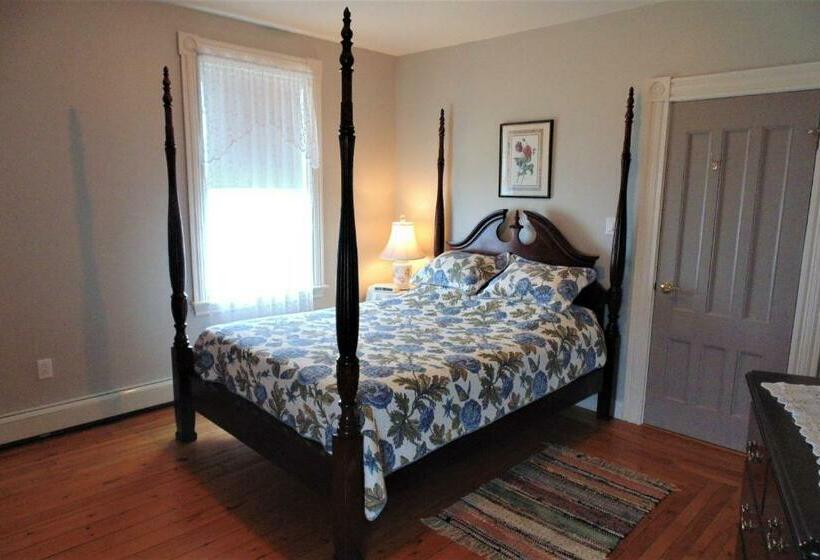 فندق صغير Hillcrest Hall Country Inn