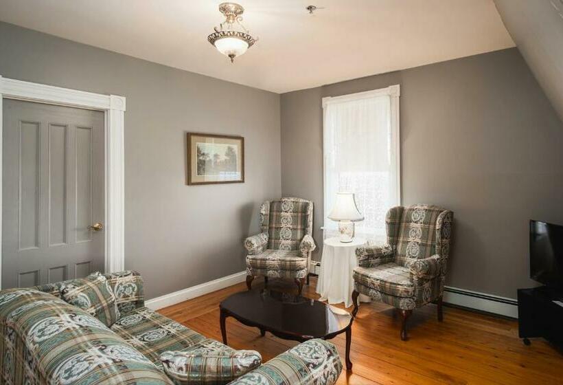 فندق صغير Hillcrest Hall Country Inn