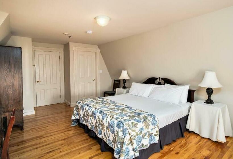 فندق صغير Hillcrest Hall Country Inn