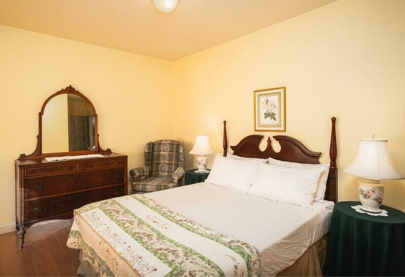 فندق صغير Hillcrest Hall Country Inn