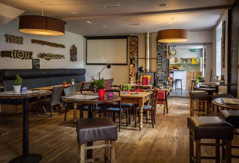 호스텔 Woolpack Inn