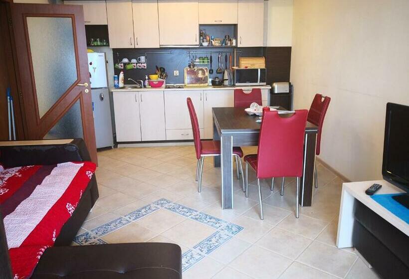 Apart Complex Amphora Palace