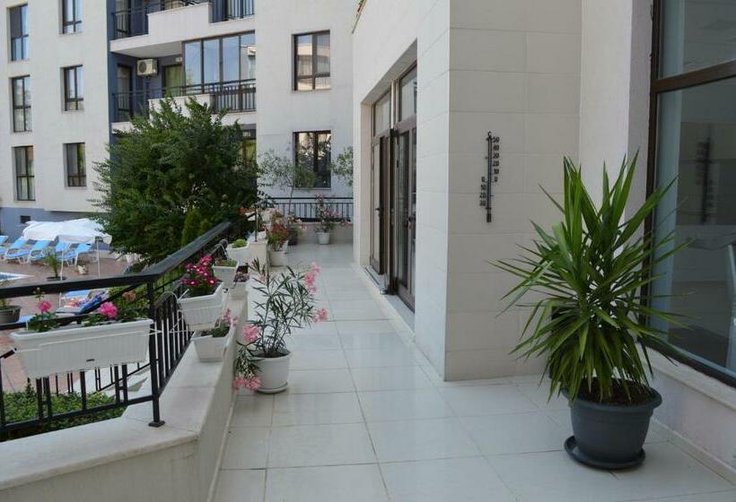 Apart Complex Amphora Palace