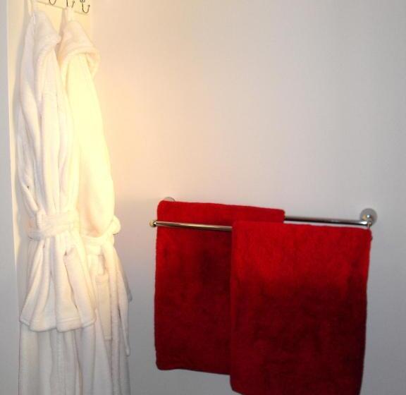 민박 Burnside Lodge