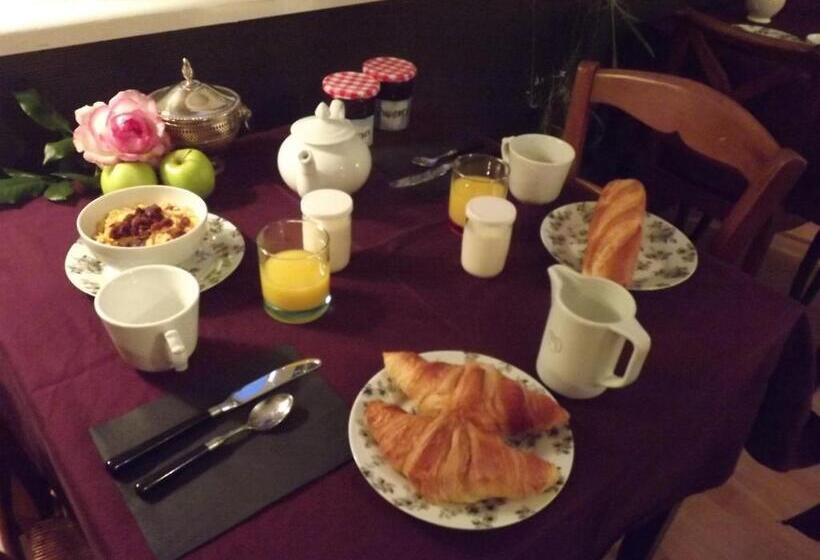 تختخواب و صبحانه Chambres De St Michel