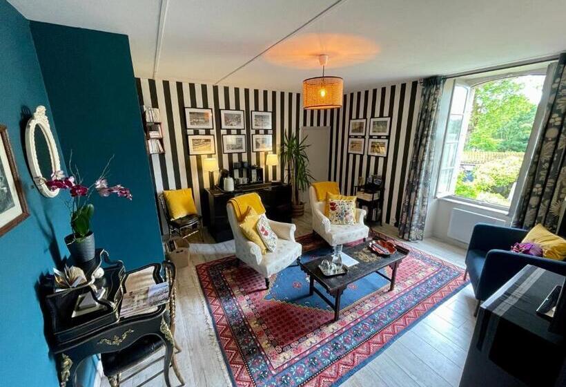 تختخواب و صبحانه Chambres De St Michel