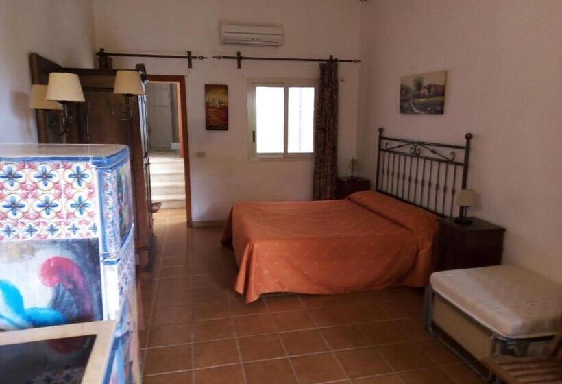 בית מלון כפרי Agriturismo Castelluzzo Organic Farm