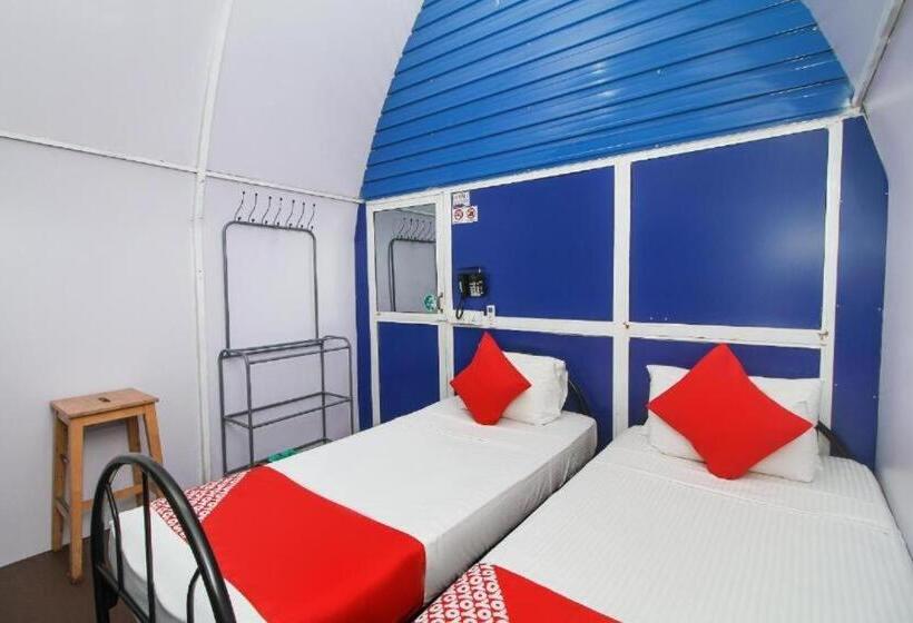 فندق Airport A4 Transit Hub   Eco Chalets