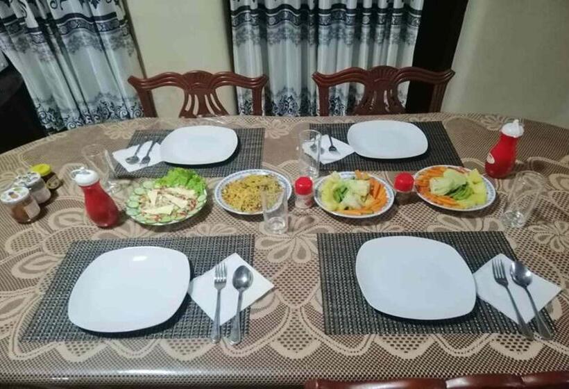 فندق Airport A4 Transit Hub   Eco Chalets