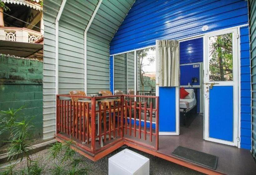 فندق Airport A4 Transit Hub   Eco Chalets